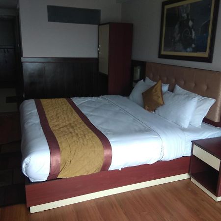 Oakdane Resort Дарджилинг Экстерьер фото